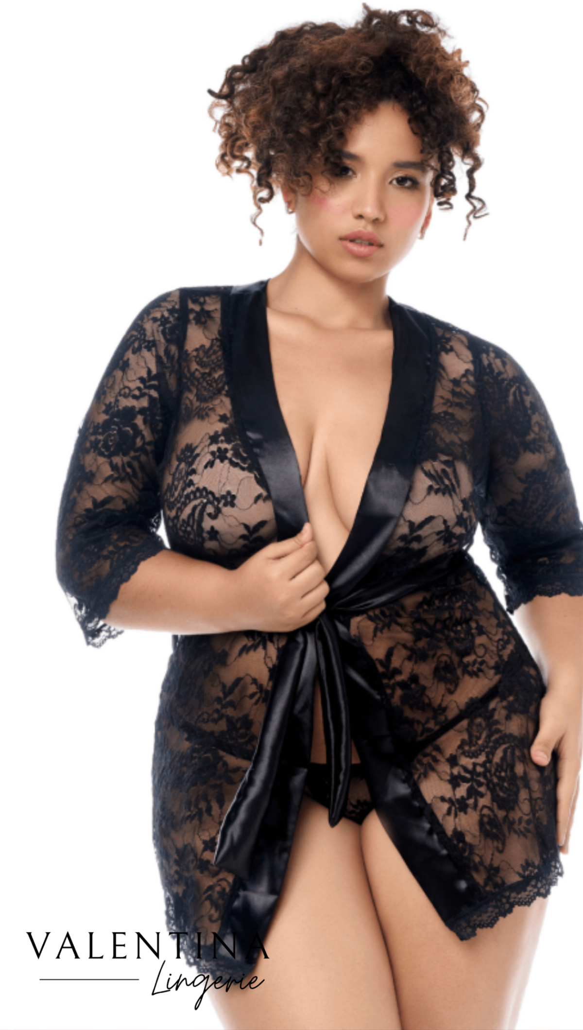 Peignoir Noir en Dentelle et Satin avec String Assorti – Céleste