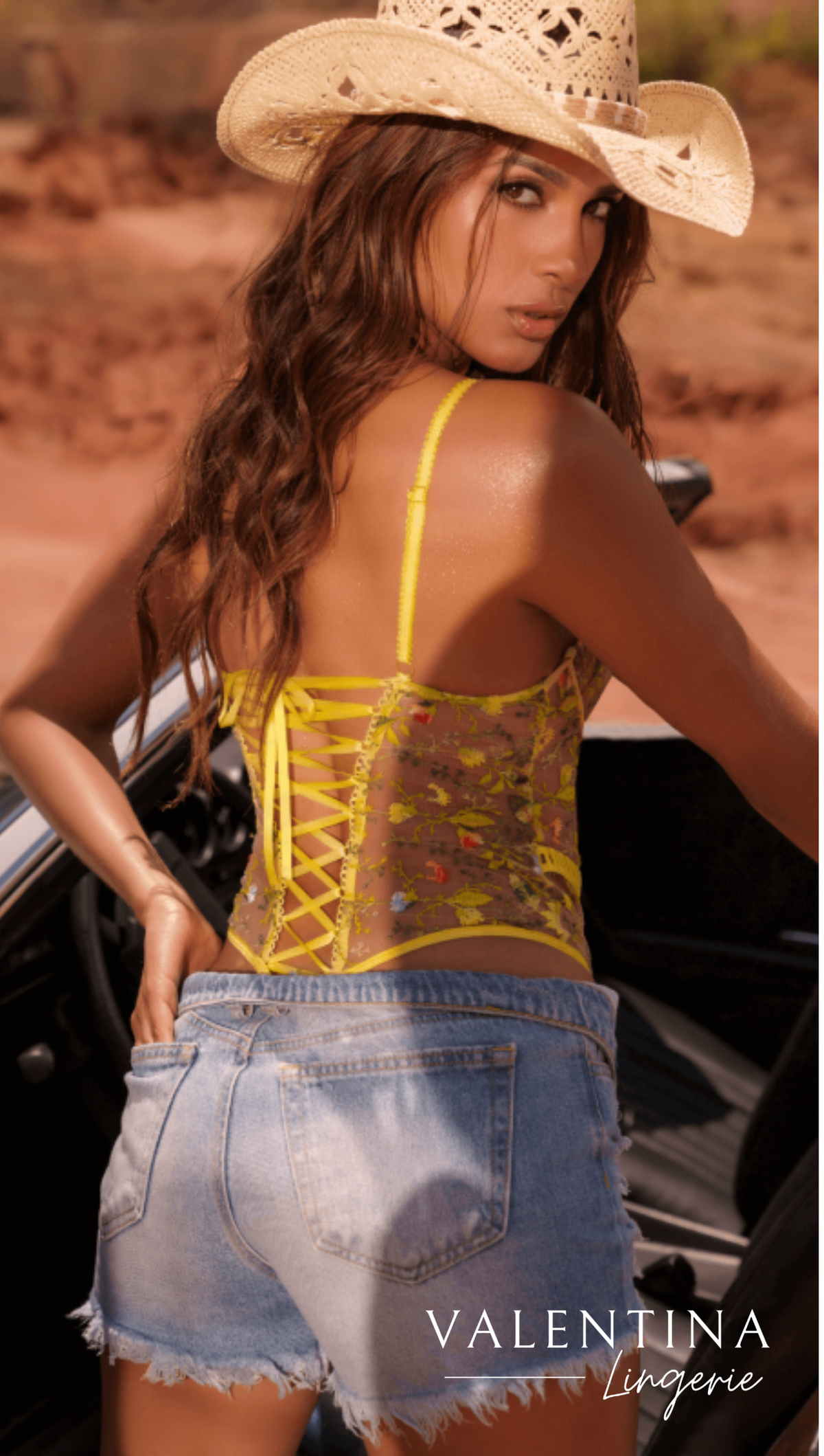 Body Soléa jaune en tulle brodé fleuri – Une touche de soleil et de sensualité